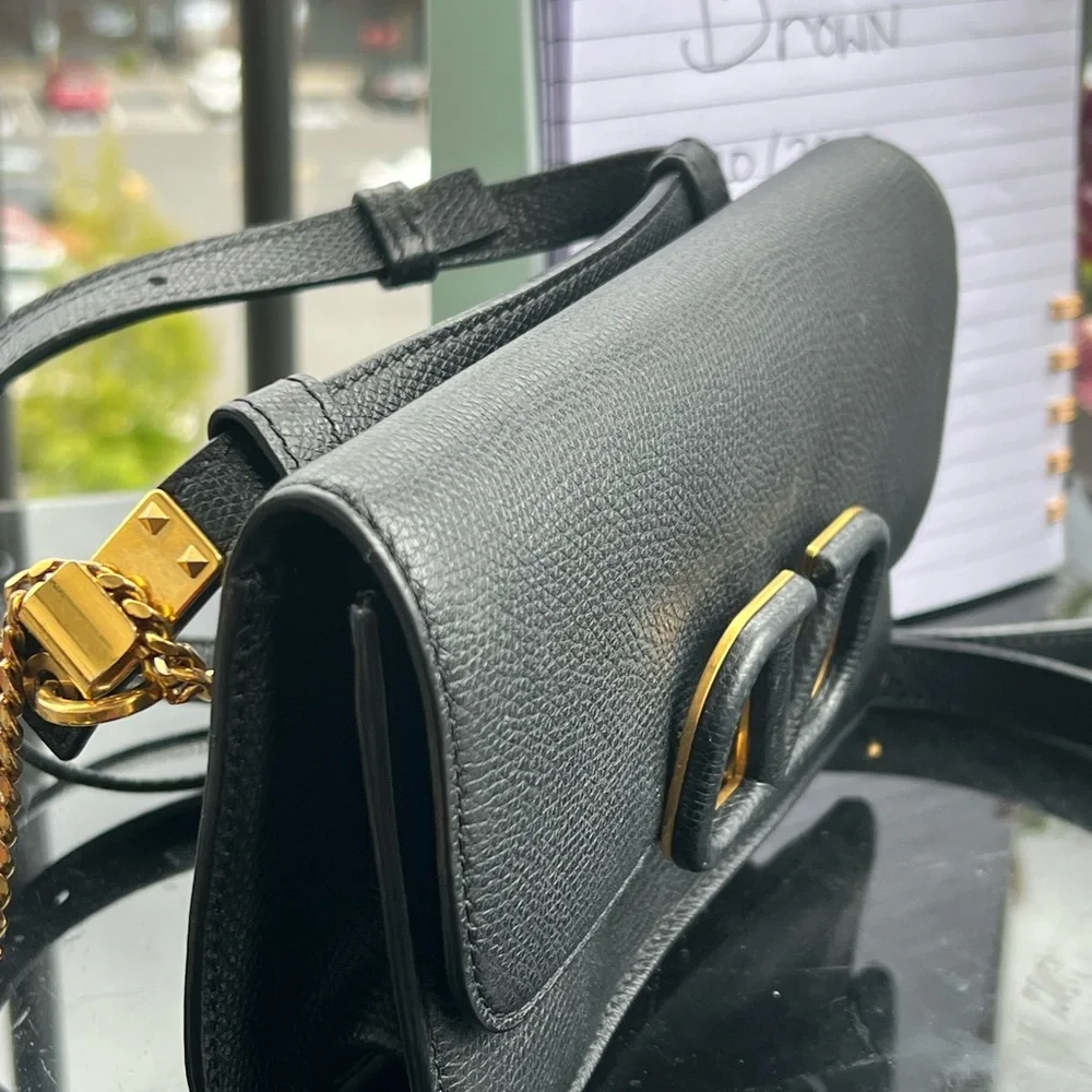 Valentino Garavani Black Crossbody Bag with Gold Circular Hardware - Picture 4 of 10